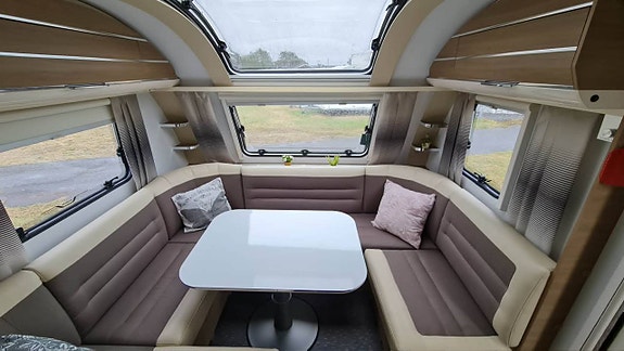 ADRIA ADORA 613 UL Långbädd med Förtält 3m 2 of 11