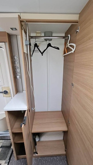 ADRIA ADORA 613 UL Långbädd med Förtält 3m 9 of 11
