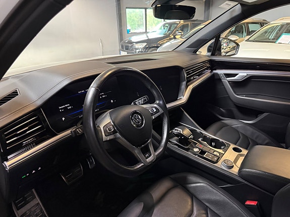 Volkswagen Touareg 13 of 16