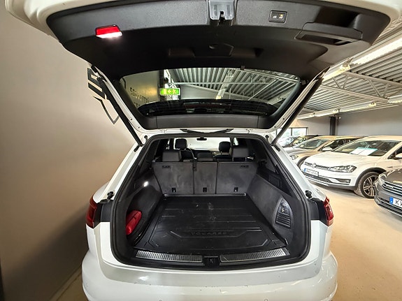 Volkswagen Touareg 15 of 16