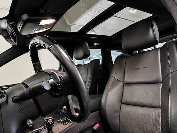 Jeep Grand Cherokee 14 of 23
