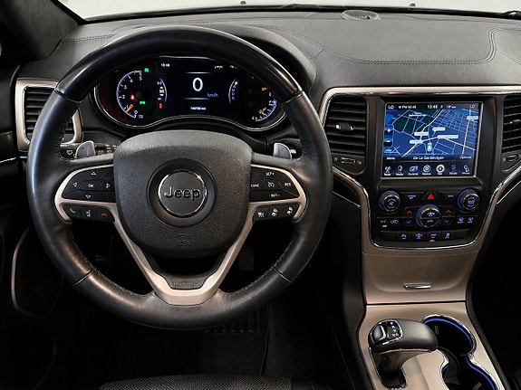 Jeep Grand Cherokee 11 of 23