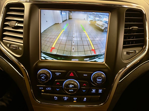 Jeep Grand Cherokee 20 of 23
