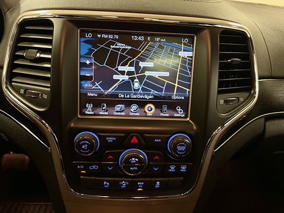 Jeep Grand Cherokee 21 of 23