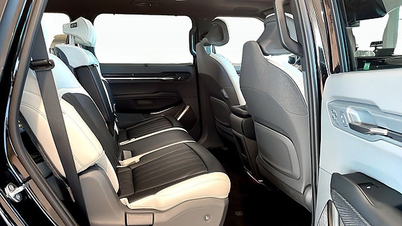 Kia EV9 12 of 13