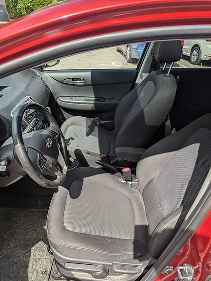 Hyundai i20 8 of 17