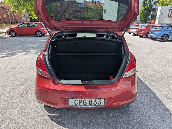 Hyundai i20 7 of 17