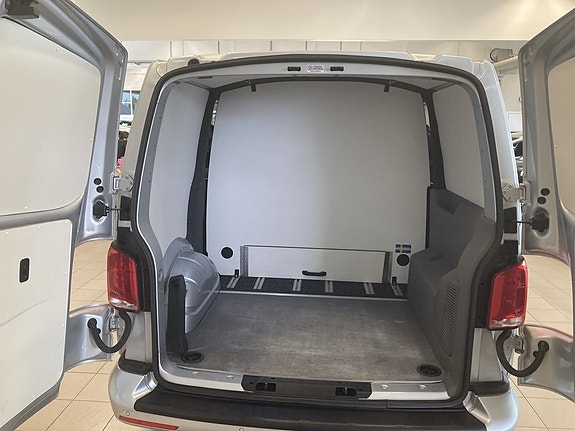 Volkswagen Transporter 8 of 20