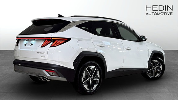 Hyundai Tucson 2 of 5