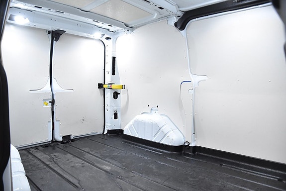 Ford Transit Custom 16 of 18