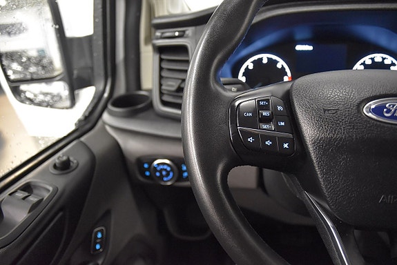Ford Transit Custom 8 of 18