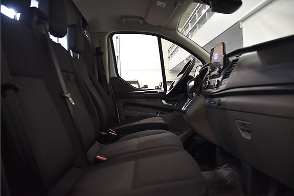 Ford Transit Custom 10 of 18