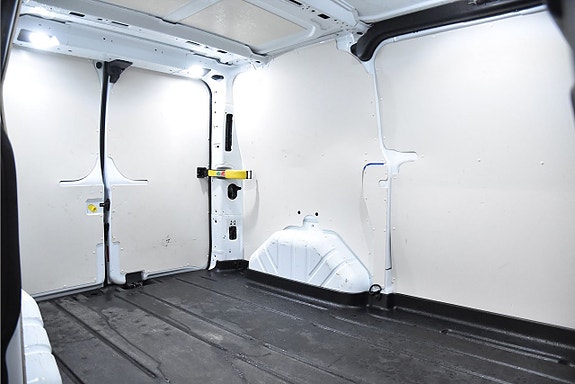 Ford Transit Custom 16 of 18