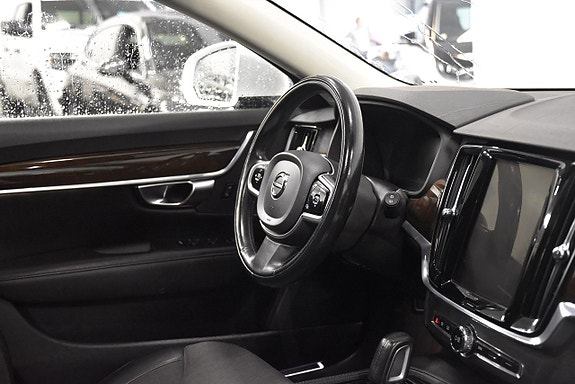 Volvo V90 8 of 26