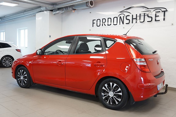 Hyundai i30 2 of 13