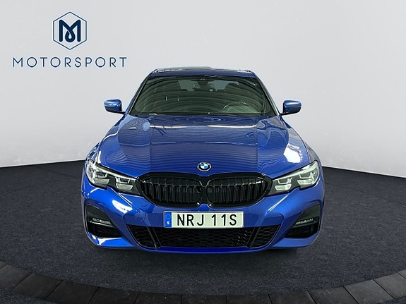 BMW 320d 9 of 23