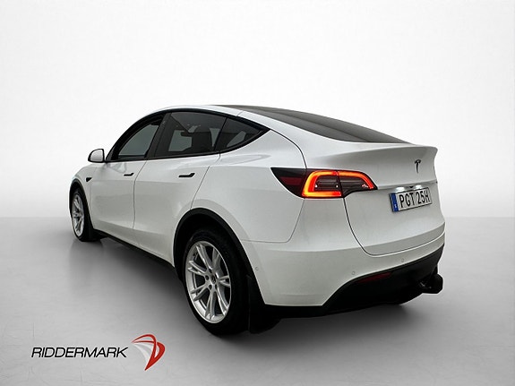 Tesla Model Y 6 of 30