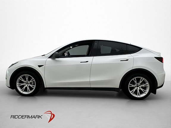 Tesla Model Y 5 of 30