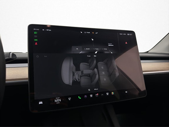 Tesla Model Y 26 of 30
