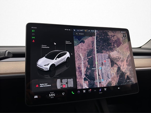 Tesla Model Y 20 of 30