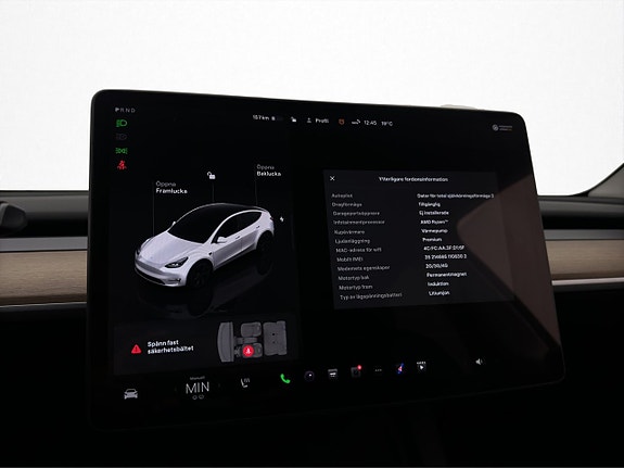 Tesla Model Y 24 of 30
