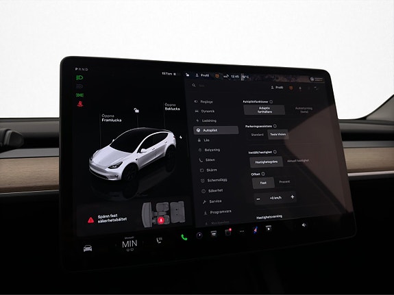 Tesla Model Y 22 of 30