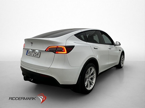Tesla Model Y 8 of 30