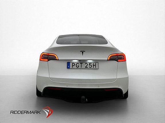 Tesla Model Y 7 of 30