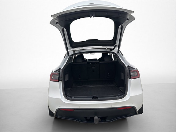Tesla Model Y 30 of 30