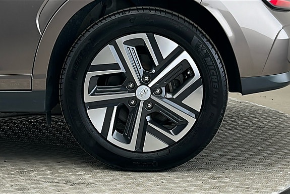 Hyundai Kona 12 of 25