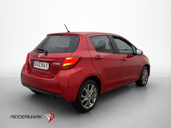 Toyota Yaris 8 of 30