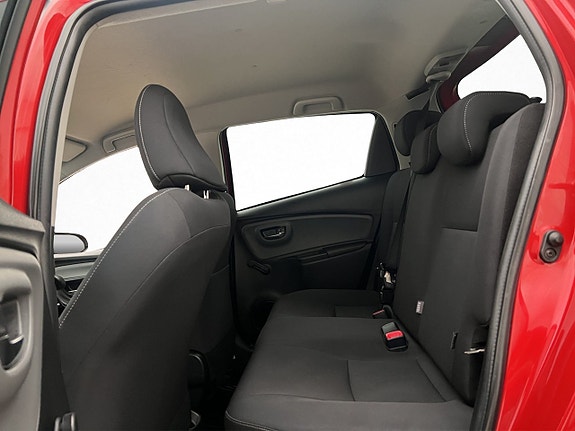 Toyota Yaris 25 of 30