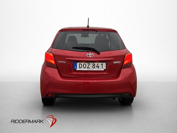 Toyota Yaris 7 of 30