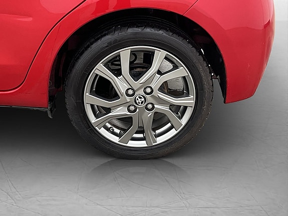 Toyota Yaris 28 of 30