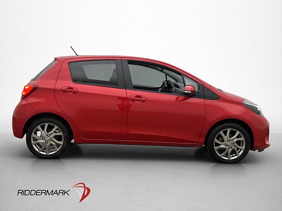 Toyota Yaris 9 of 30