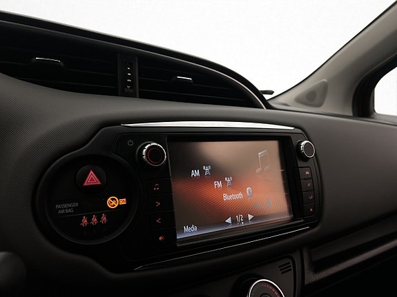 Toyota Yaris 21 of 30