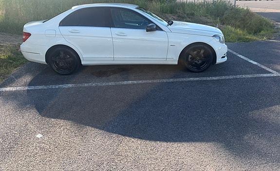 Mercedes-Benz C180 4 of 6