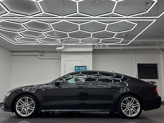 Audi A7 2 of 5