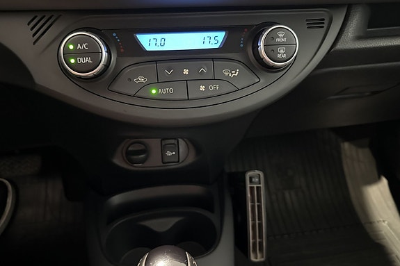 Toyota Yaris 22 of 25