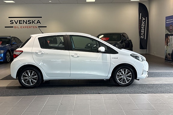 Toyota Yaris 5 of 5