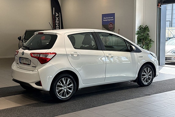 Toyota Yaris 4 of 5