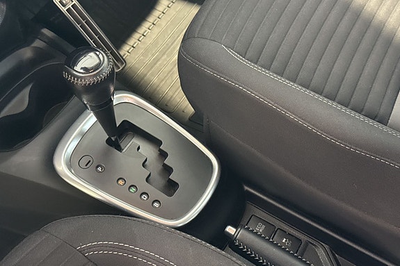 Toyota Yaris 14 of 25