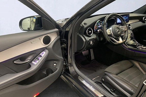 Mercedes-Benz C300 11 of 16