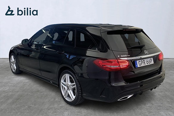 Mercedes-Benz C300 2 of 16