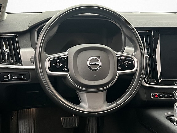 Volvo V90 16 of 30