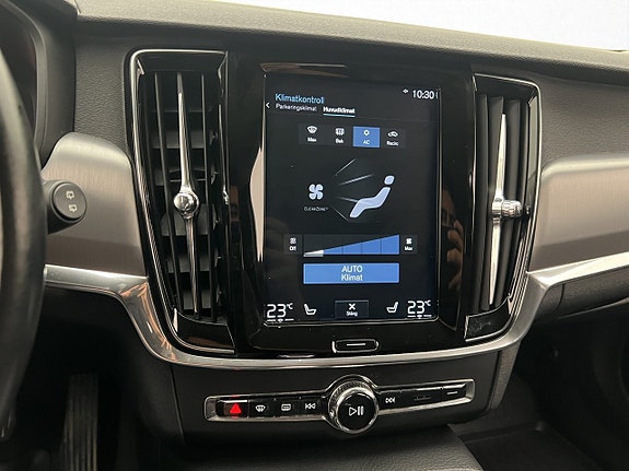 Volvo V90 23 of 30