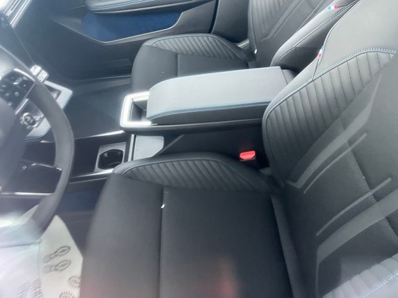 Renault Scenic E-Tech 8 of 8