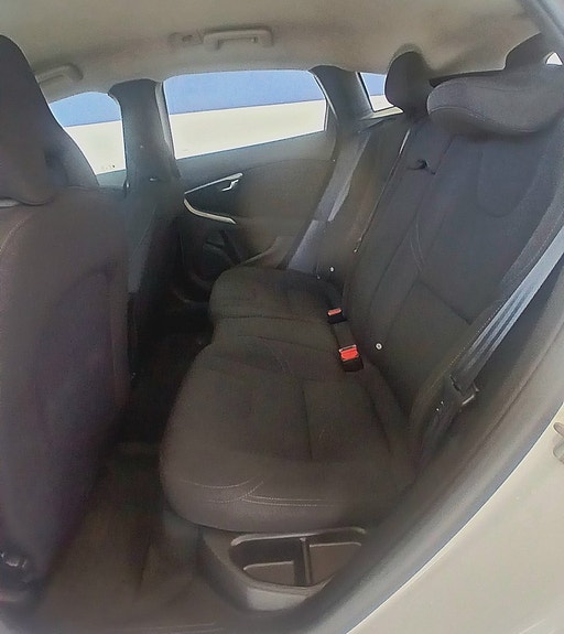 Volvo V40 11 of 13