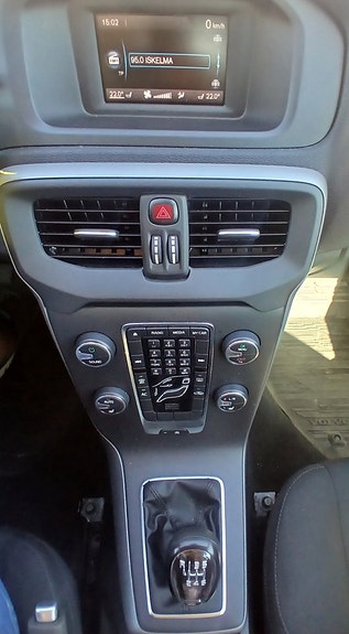 Volvo V40 10 of 13