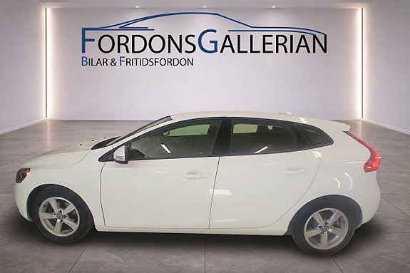 Volvo V40 4 of 5